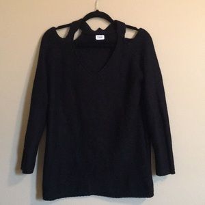 Tobi cold shoulder v neck sweater black